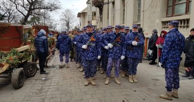 GALERIE FOTO! Sute de oameni la slujba de Bobotează! - 12