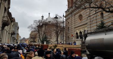 GALERIE FOTO! Sute de oameni la slujba de Bobotează! - 10
