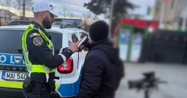 Stire din Eveniment : Pietonii indisciplinați, vizați de polițiști. 145 de sancțiuni aplicate într-o singură zi