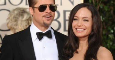 Stire din Monden : Angelina Jolie și Brad Pitt se pregătesc de nuntă