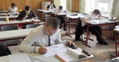 Stire din Cultură-Educație : Au început înscrierile la Bac 2013