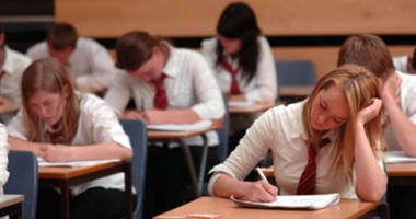 Stire din Cultură-Educație : BACALAUREAT 2017 / Cinci candidați, prinși copiind și eliminați din examen