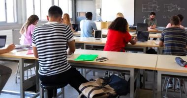 Stire din Cultură-Educație : Au început probele orale ale examenului de Bacalaureat 2025. Mesajul ministrului Educaţiei