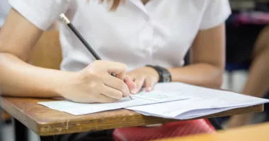Ultima probă scrisă la BAC 2026. Elevii susțin examenul la limba maternă