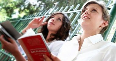 Stire din Cultură-Educație : 5 067  de elevi înscriși în prima sesiune de bacalaureat 2019