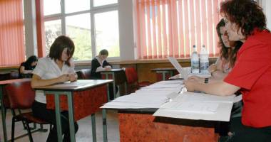 Stire din Cultură-Educație : Puls ridicat și tensiune maximă pentru circa 2.300 de candidați la Bacalaureat