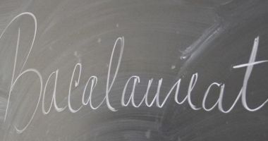 Stire din Cultură-Educație : Ministerul Educaţiei, clarificări legate de noua modalitate de a susține examenul de Bacalaureat