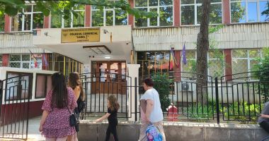 Stire din Cultură-Educație : Bacul de toamnă a debutat cu probele orale. La Constanța, sunt înscriși 1.023 de candidați