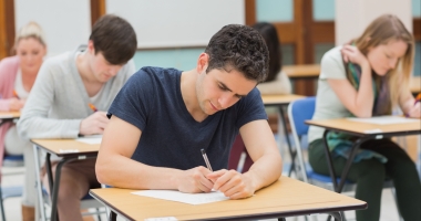 Stire din Cultură-Educație : BACALAUREAT 2017. Asociația Elevilor consideră improprii condițiile de susținere a examenului