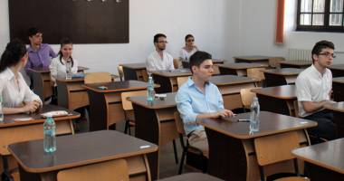 Stire din Cultură-Educație : Bacalaureatul de toamnă intră în probele de foc. Răducu Popescu, ultima reprezentație
