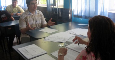 Stire din Cultură-Educație : BACALAUREAT 2013 / Emoții, emoții: Ce SUBIECTE îi așteaptă pe candidați