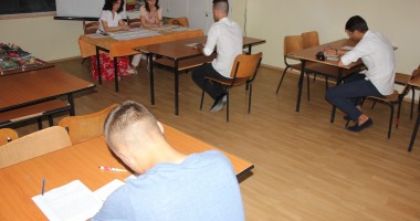 Stire din Cultură-Educație : Bacalaureat 2013 / Peste 600 de candidați constănțeni la prima probă