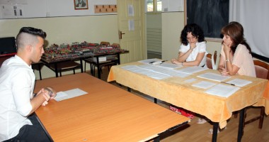 Stire din Cultură-Educație : Jumătate dintre candidați, declarați "experimentați"