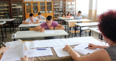 Stire din Cultură-Educație : Bacalaureat - Subiecte "discutaționale" la prima probă