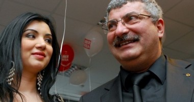 Stire din Monden : Adriana Bahmuțeanu: Bărbată-miu mă dă în judecată dacă îi pronunț numele la televizor