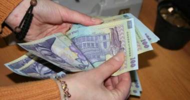 Stire din Eveniment : METODA ACCIDENTUL, la Constanța. O femeie a aruncat pe fereastră mii de lei