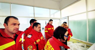 Stire din Eveniment : "Curaj de pompier!" – mesajul salvatorilor pentru elevul de 12 ani care s-a aruncat de la etaj
