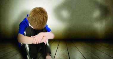 Stire din Eveniment : Băiețel de nouă ani, agresat sexual la o petrecere unde se afla și tatăl său