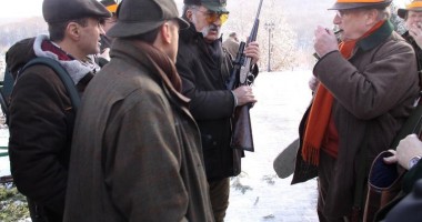 Stire din Monden : Începe vânătoarea de la Balc. Primii sosiți: Ion Țiriac, Wolfgang Porsche și prințul Dimitrie Sturdza