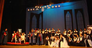 Stire din Cultură-Educație : "Bal mascat",  la Teatrul  "Oleg Danovski"