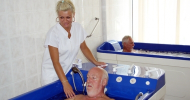 Stire din Social : Nu mai au răbdare! De ce întârzie biletele de tratament pentru pensionari