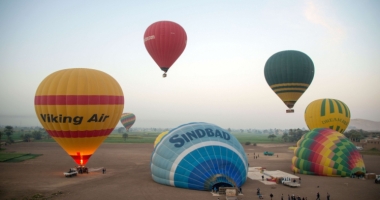 Un balon cu 20 de turiști s-a prăbușit în Egipt. Mai multe victime