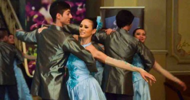 Vals, toalete elegante  și șampanie, la Balul Operei - 2