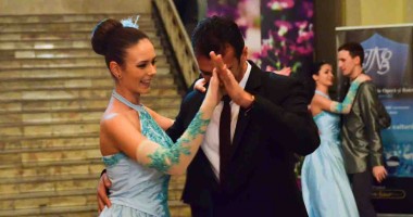 Vals, toalete elegante  și șampanie, la Balul Operei - 4