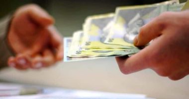 Stire din Politică-Administrație : Guvernul decontează 1500 de lei lunar pentru cazare şi deplasări. Cine sunt demnitarii ajutaţi de stat