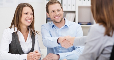 Stire din Social : Gata cu cămătăreala legală! Reguli noi pentru contractele de credit ipotecar