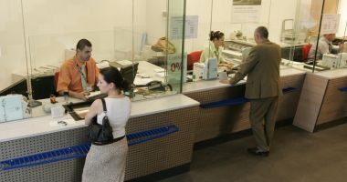 Stire din Social : De astăzi creşte salariul minim pentru o categorie de români