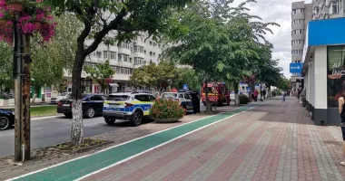 Un bărbat și-a dat foc într-o bancă, nemulțumit că nu și-a primit banii înainte de termen