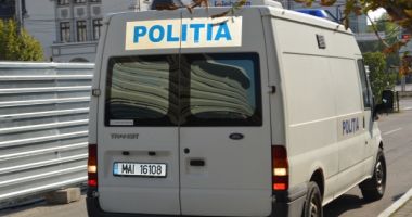 BANCĂ SPARTĂ DE HOȚI! Aceștia nu au reușit să deschidă seiful și au fugit