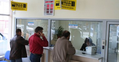 Stire din Economie : Băncile încep să scadă dobânzile