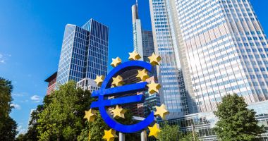 Stire din Economie : Banca Centrală Europeană ridică interdicţia plăţii dividendelor şi a răscumpărării de acţiuni