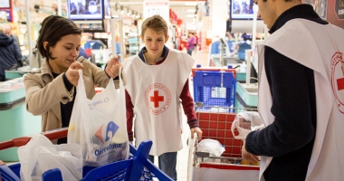 Stire din Social : S-a deschis Banca de alimente! Și tu poți hrăni un copil flămând