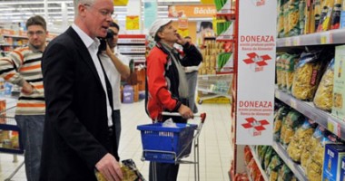 Stire din Social : Cum poți fi Moș Crăciun pentru un copil care suferă de foame