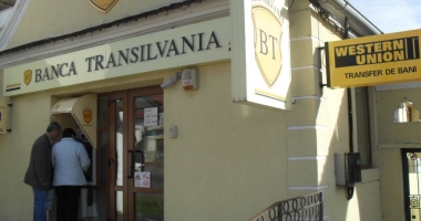 Stire din Social : Cardurile, bancomatele și POS-urile Băncii Transilvania nu vor funcționa în noaptea de sâmbătă spre duminică