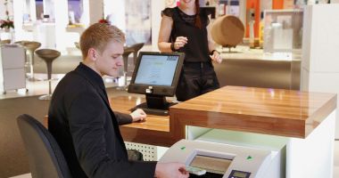 Stire din Economie : Bancherii preferă să crediteze populația