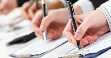 Stire din Social : Proiectul de lege pentru suspendarea rambursării creditelor, adoptat de Camera Deputaților