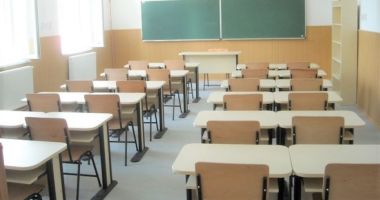Alertele cu bombă, din ce în ce mai dese! Şcoală evacuată, elevi speriaţi