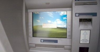 Stire din Eveniment : Țeapă la bancomat: Cum a rămas un bărbat fără bani și card