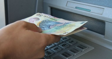 Stire din Eveniment : FRAUDE PE INTERNET. Iată cum reușesc HACKERII constănțeni să vă lase FĂRĂ BANI pe card