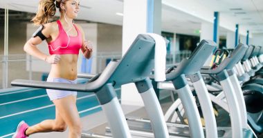 Stire din Sănătate : Banda de alergare vă ajută să scăpați de kilogramele în plus