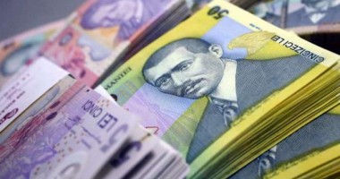 Stire din Eveniment : Polițiștii au găsit suma de 1.2 mld de lei vechi furată dintr-o casă din Lumina