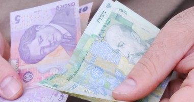 Stire din Economie : INS. La începutul lui 2013, românii au câștigat mai puțini bani decât anul trecut