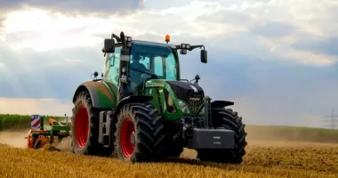 Stire din Economie : Comisia Europeană a rambursat României aproape un miliard de euro pentru fermieri