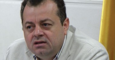 Stire din Politică-Administrație : Mircea Banias a schimbat macazul. A lăsat PDL și a trecut la PC
