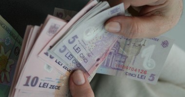 Stire din Economie : Cum se prezintă cursul leu-euro, pe interbancar