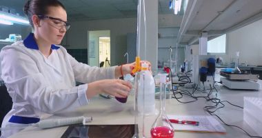 Stire din Cultură-Educație : Bani mai mulţi pentru cercetare, în universităţi